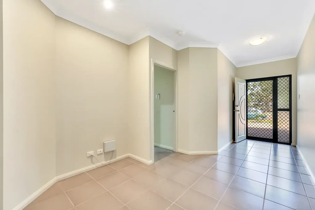 Rosebery 3 Bedroom NEW LISTING! Executive 3 bedroom duplex apartment in a family friendly suburban setting with large back yard and turn key design.