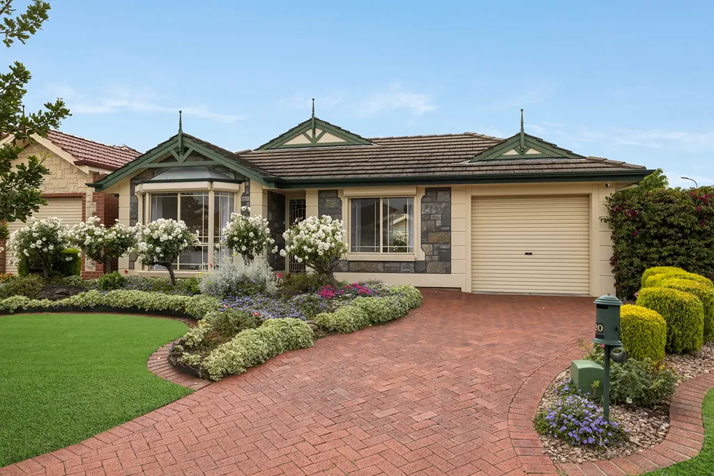 Paradise 4房  Immaculately Presented Four Bedroom Home in Paradise