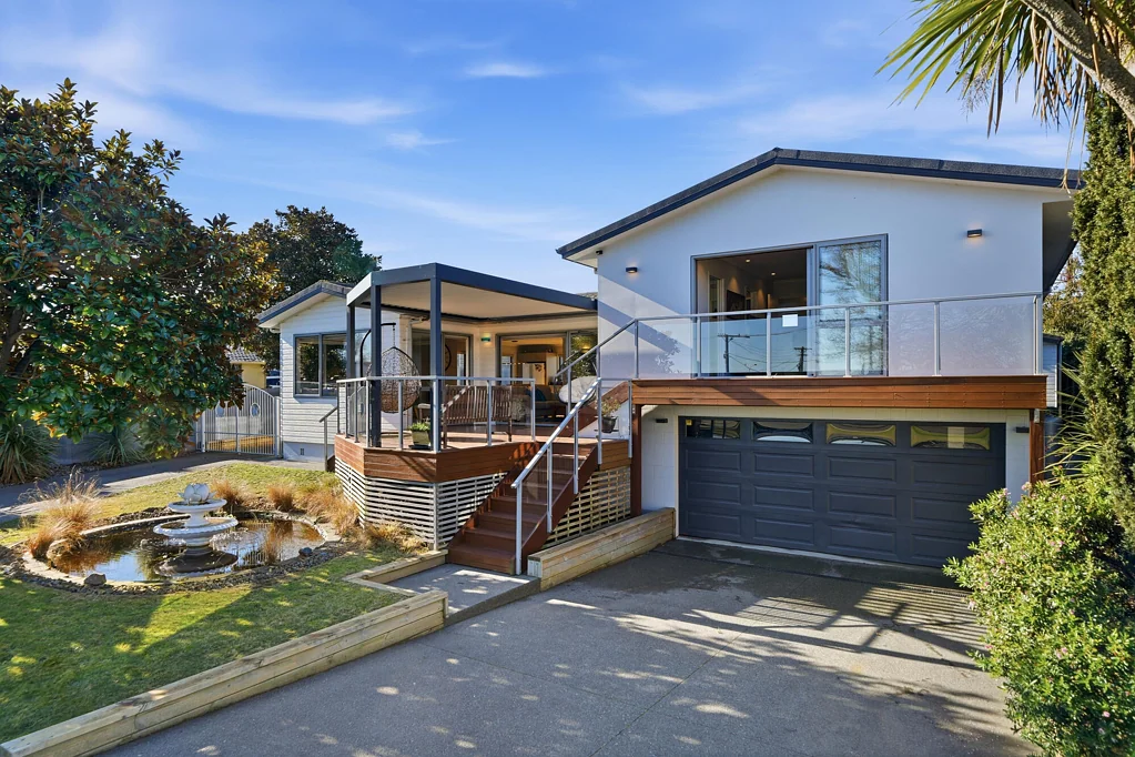 Linwood 3બેડરૂમ 6 Car Garaging, with many options!