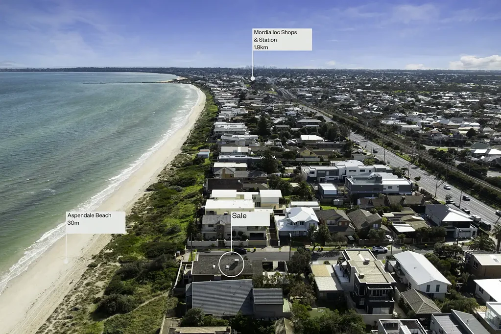 Aspendale 5 Bedroom Absolute Beachfront. Uninterrupted Views. An Irreplaceable Position.