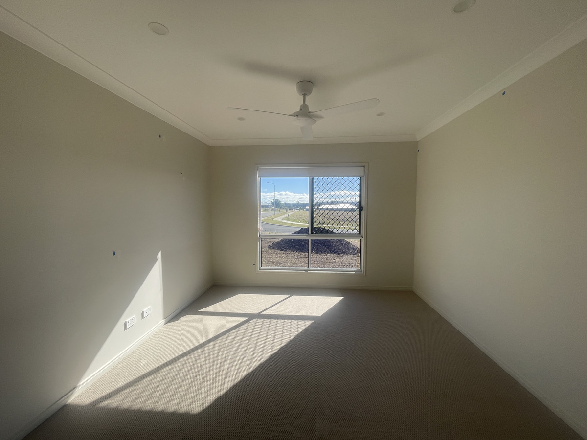 8 AQUILA DR, MERINGANDAN WEST QLD 4352, 0 Bedrooms, 0 Bathrooms, House