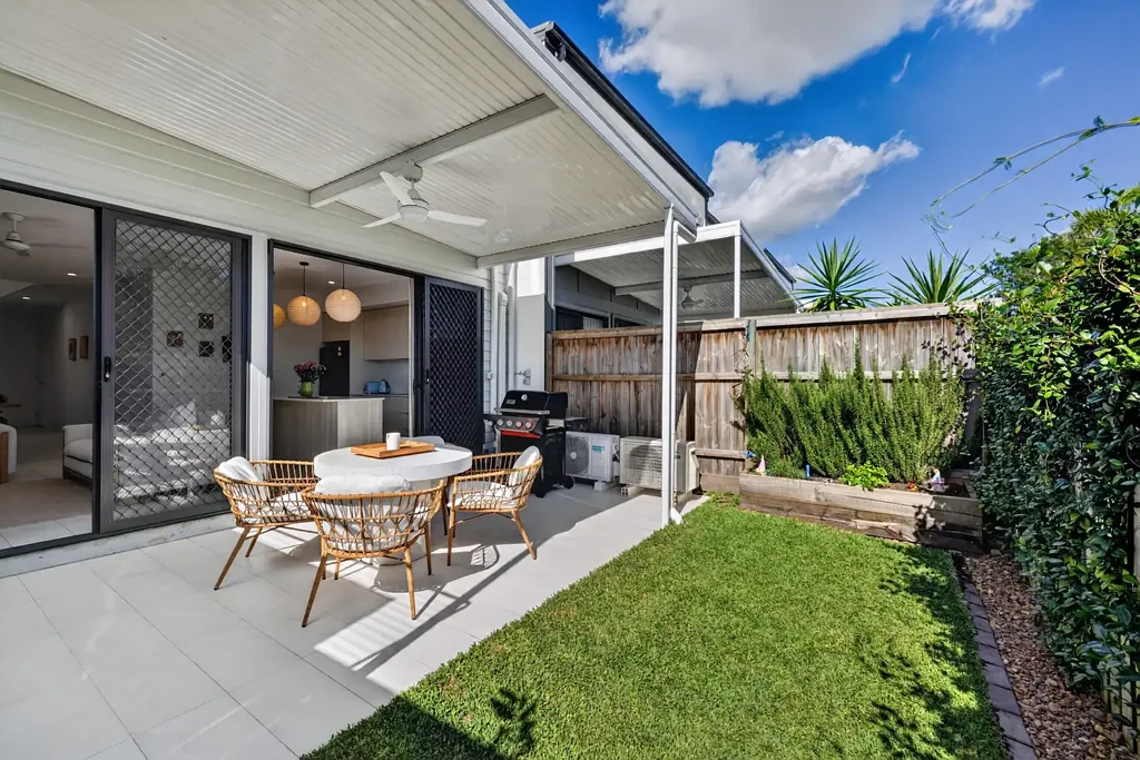 Little Mountain 3침실 CONTEMPORARY LOW MAINTENANCE 3 BEDROOM LIVING