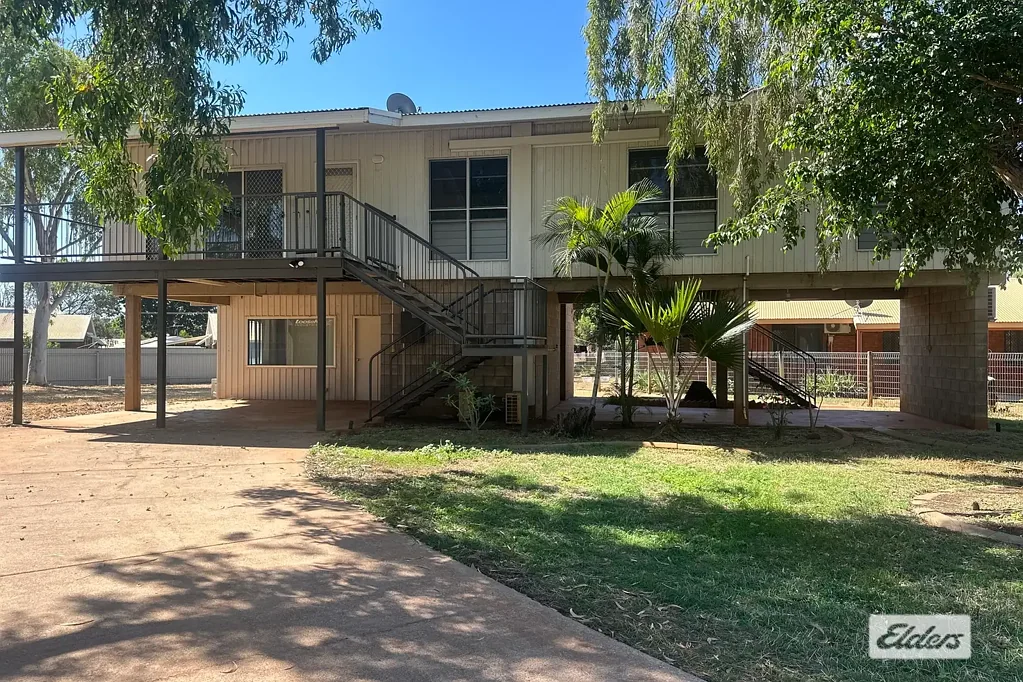 Charming 3-Bedroom Elevated Rental with Office & Large Yard – Prime Location!