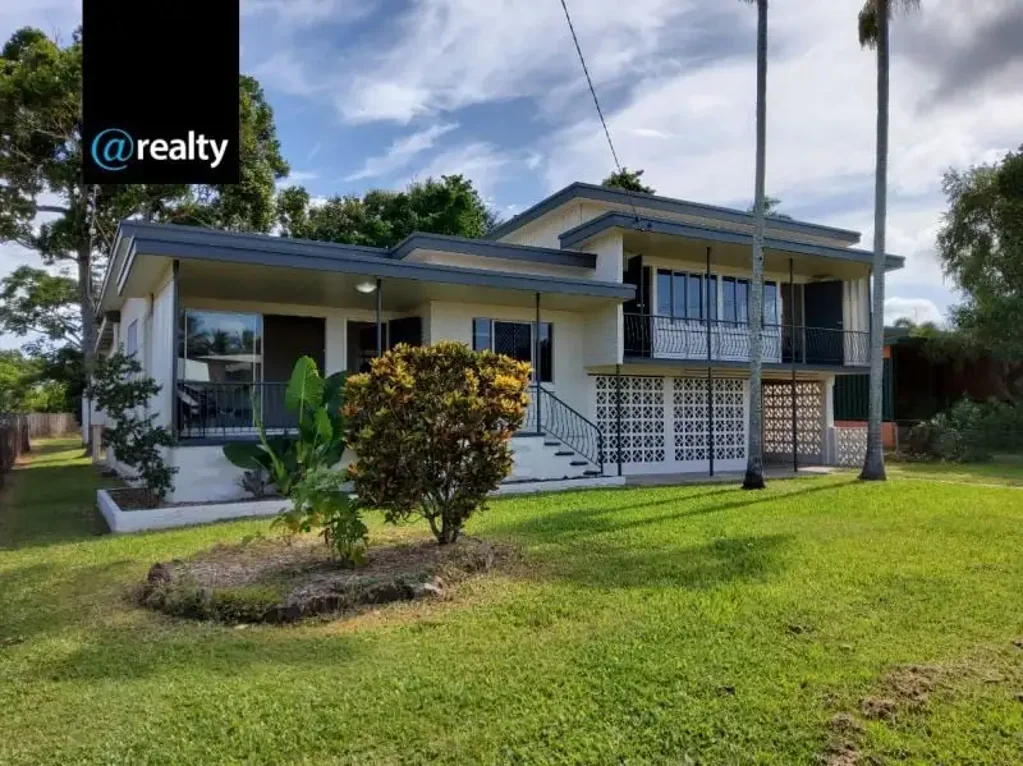 Ingham 3Zimmer Price Drop on a laid back, lovely home!