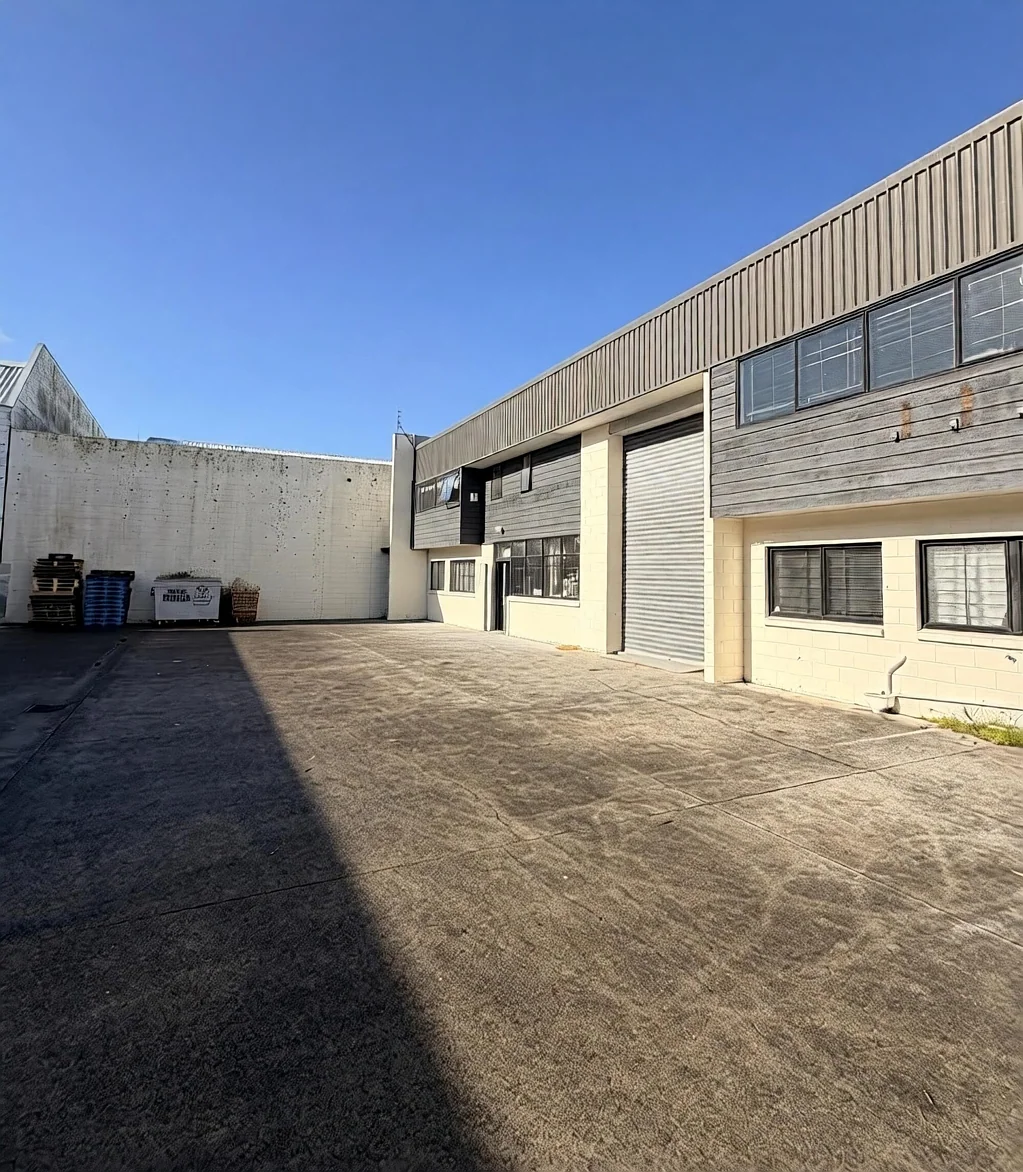 Avondale Warehouse with Yard & Mezzanine - Avondale
