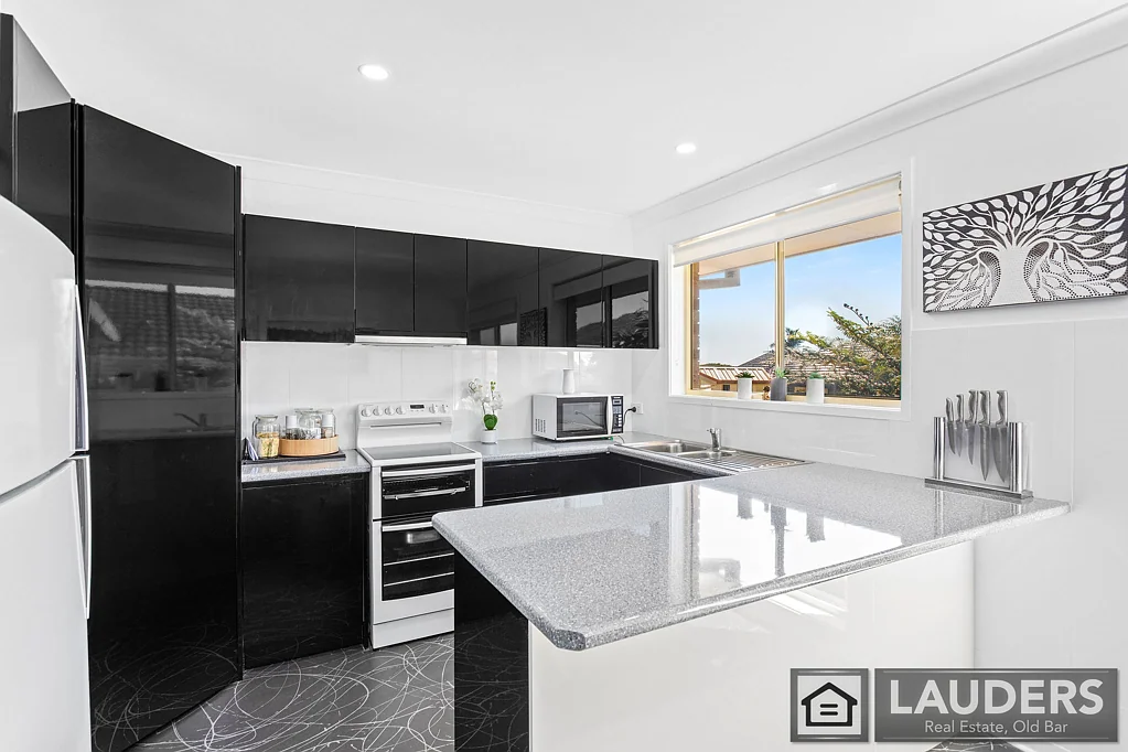 2/91 Old Bar Road, Old Bar, NSW 2430