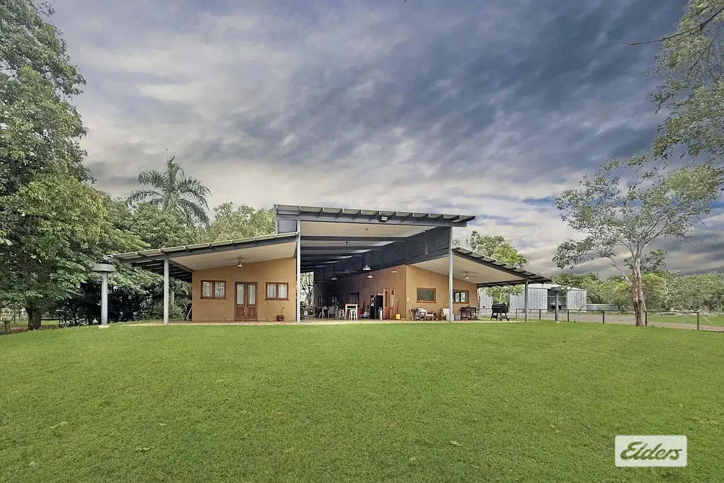 Rural Split-Design Home: Modern Comfort