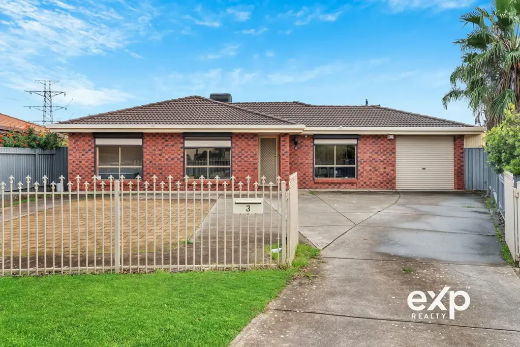 Paralowie 3Moenga Rare 887m² Family Entertainer with Huge Backyard & 3 Sheds
