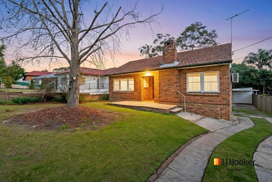 Padstow 3房 位于Padstow便利地段的坚固双砖住宅，潜力无限 Solid Double-Brick Home with Endless Potential in a Convenient Padstow Location