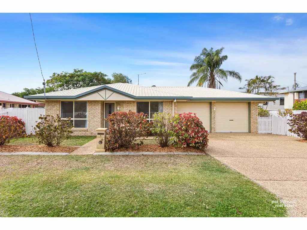 4 Hadgraft Street, Park Avenue, QLD 4701