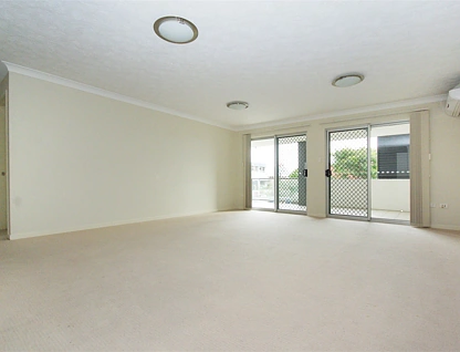 4/76 Old Cleveland Road, Greenslopes, Brisbane - Southern Region, 2 Bedrooms, 2 Bathrooms, Apartment