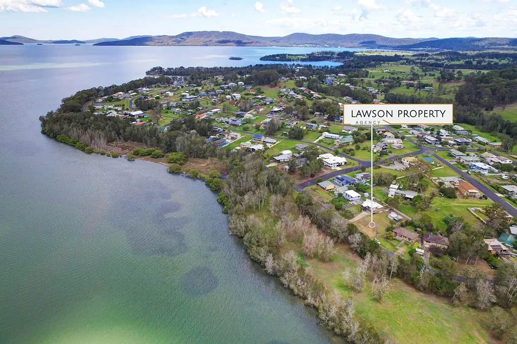 Coomba Park Outstanding vacant block across from lakeside foreshore