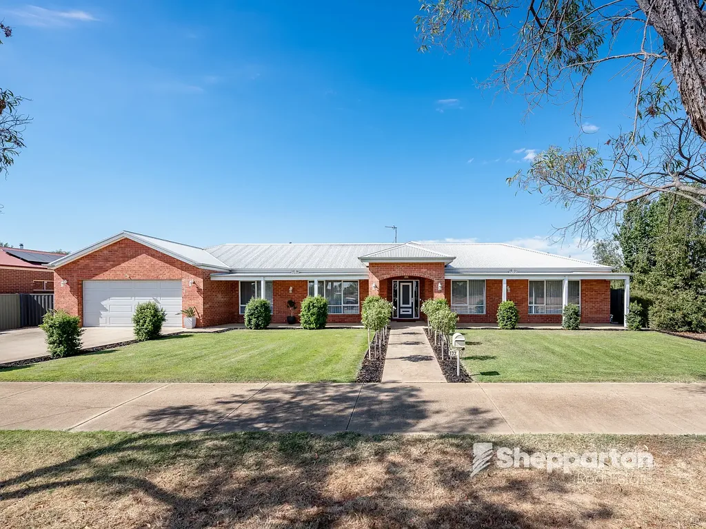 Kialla 4 Bedroom Tradesman's paradise, with the perfect family package!
