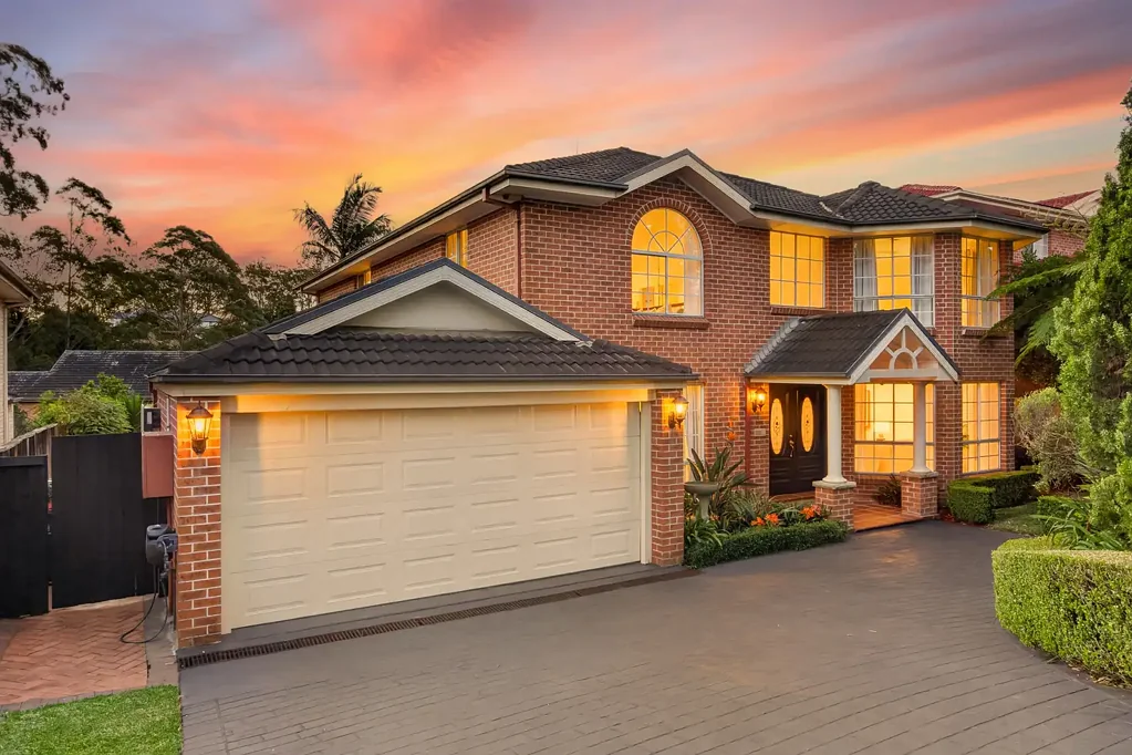 West Pennant Hills 5બેડરૂમ Elevated Family Living Awaits