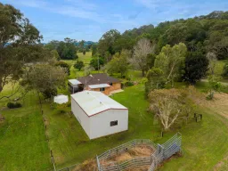 1 Cook Road, Marom Creek