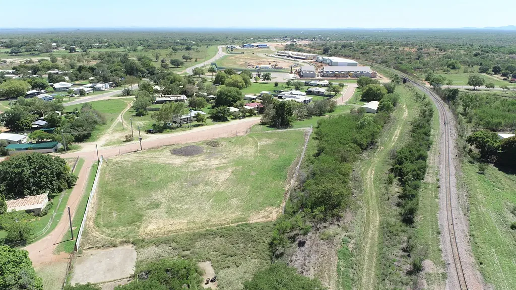 Queenton 6953m2 - VACANT LAND - BUILD YOUR OWN FACILITY