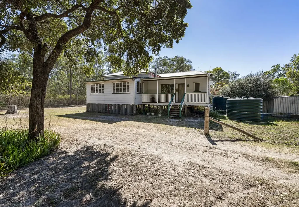 Coominya 4બેડરૂમ Charming Queenslander with Studio on 40 acres with 2 Dams and a Bore