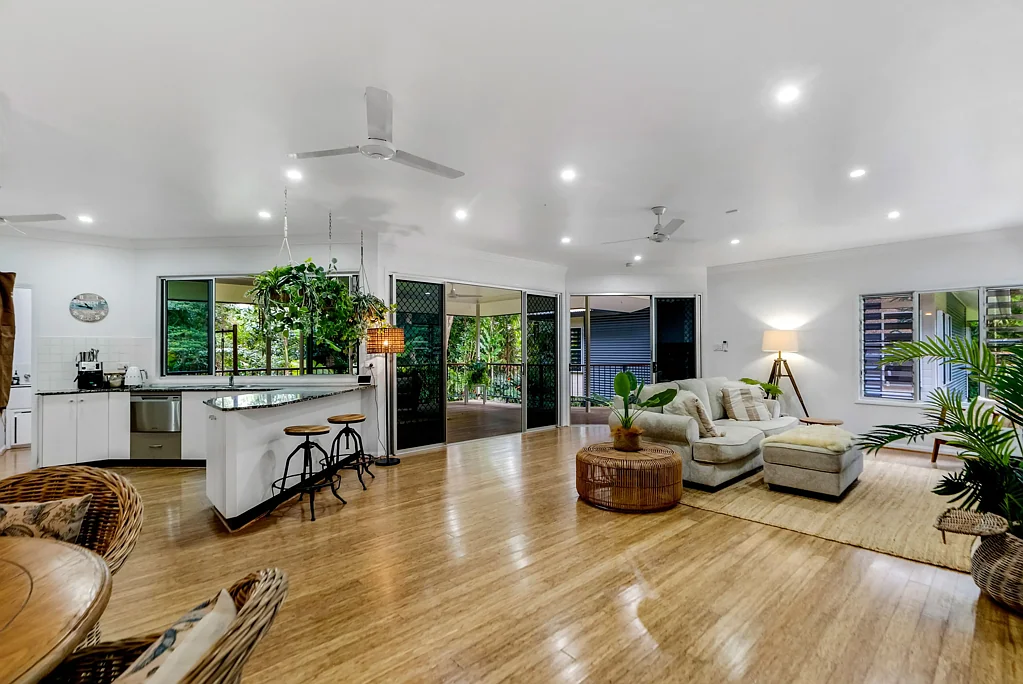 UNFURNISHED PAVILION STYLE HOME IN THE RAINFOREST!