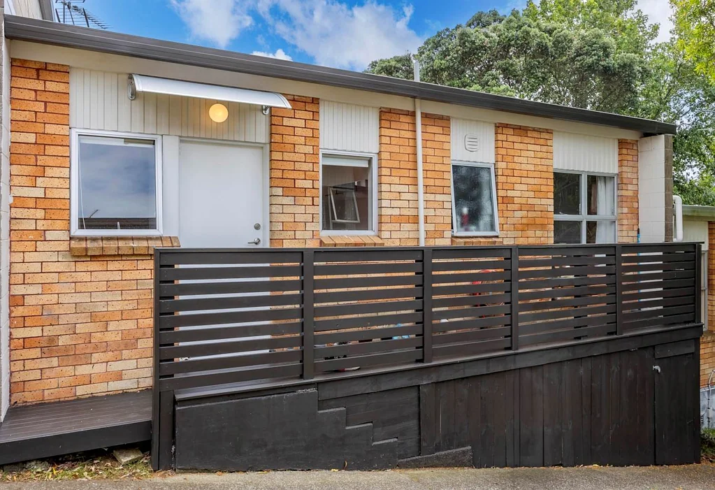2 Bedrooms plus study - Great Location