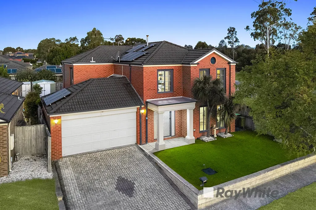 Narre Warren South 5房 宽敞4卧+书房，专用影音室
开放厨房，步入小厨房
主人套房私人浴室
内置衣柜，LED吊扇
太阳能板，角落地块
靠近交通学校购物
黄金地段，别错过 Stylish Sanctuary with Room to Entertain