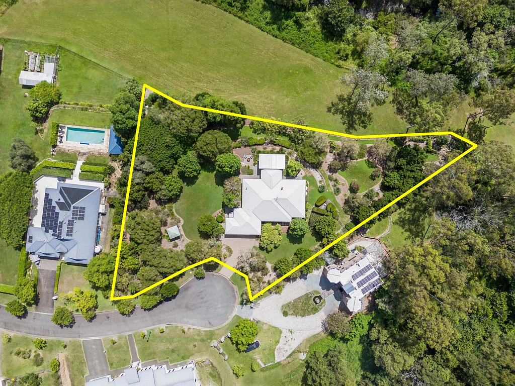 Mount Crosby 4部屋 An Immaculate Home Overlooking Parkland