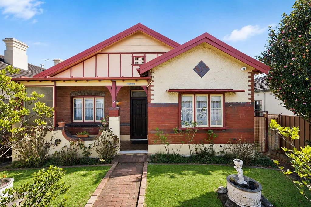Ashfield 5Kwarto Grand Character Residence on 537.5sqm with Exceptional Family Proportions