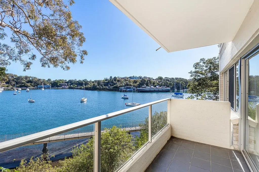 TWO-BEDROOM HARBOURSIDE APARTMENT