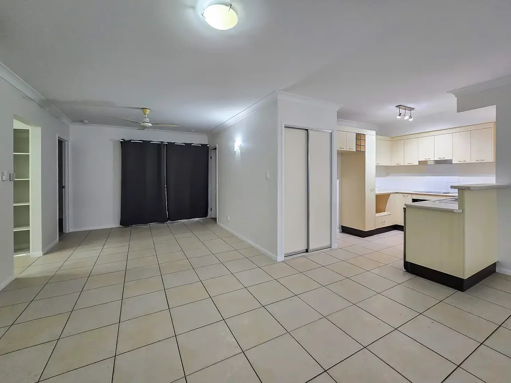 Spacious 3 Bedroom apartment with balcony.