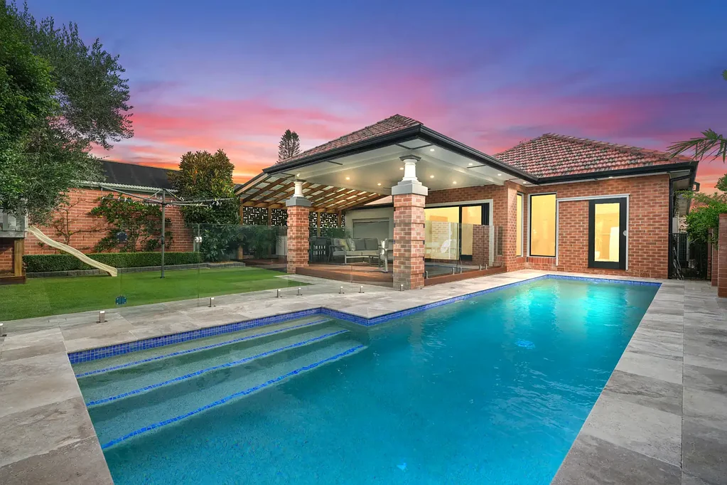 8 Corona Street, Hamilton East, NSW 2303