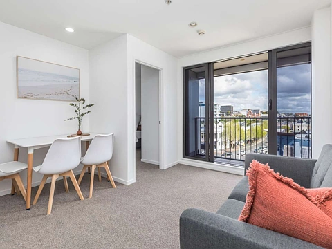 3 Bedroom apartment on Queen St - Prime Location!