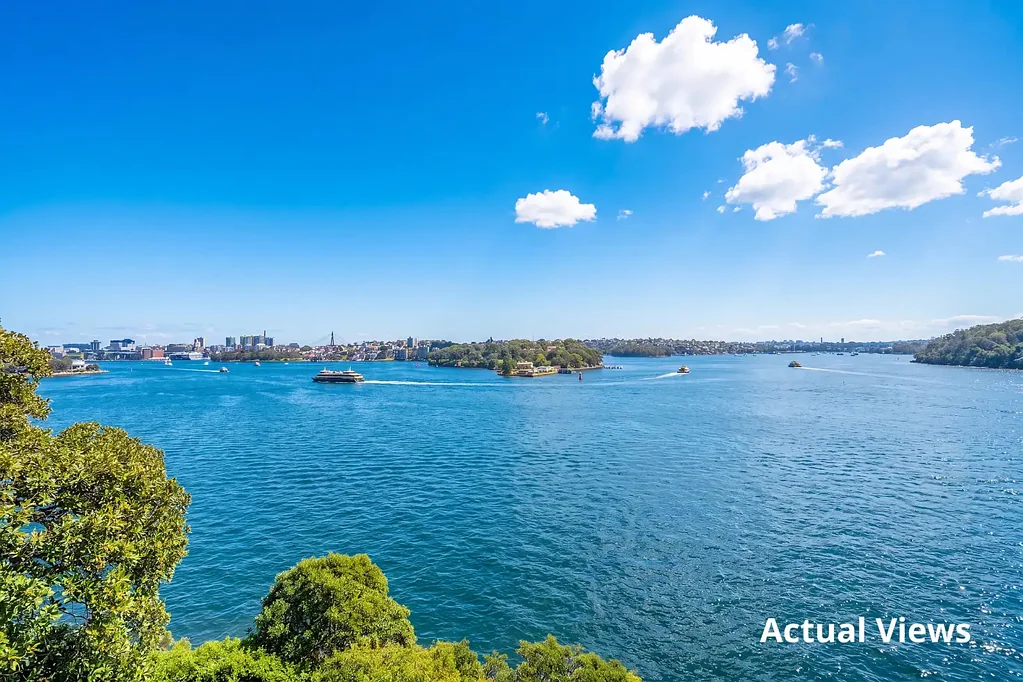 Mcmahons Point 2房 壮丽海滨景观，无与伦比的生活方式！ Enjoy Peaceful, Breathtaking Bay Views All Day & Iconic Waterfront Living !!