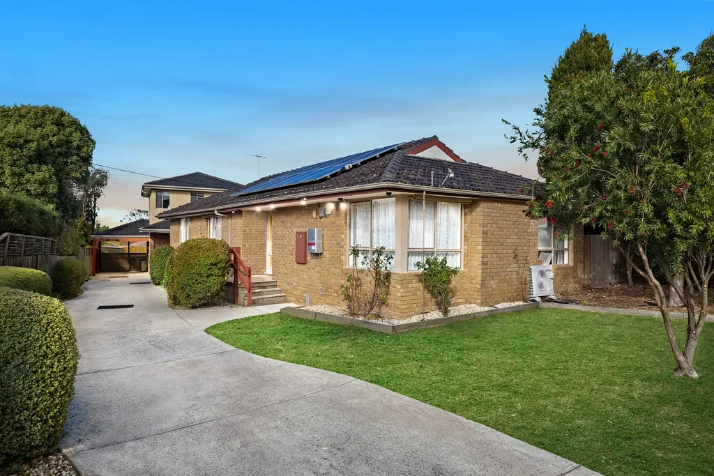 Scoresby 3Kwarto Inviting First Home in a Desirable Scoresby Setting