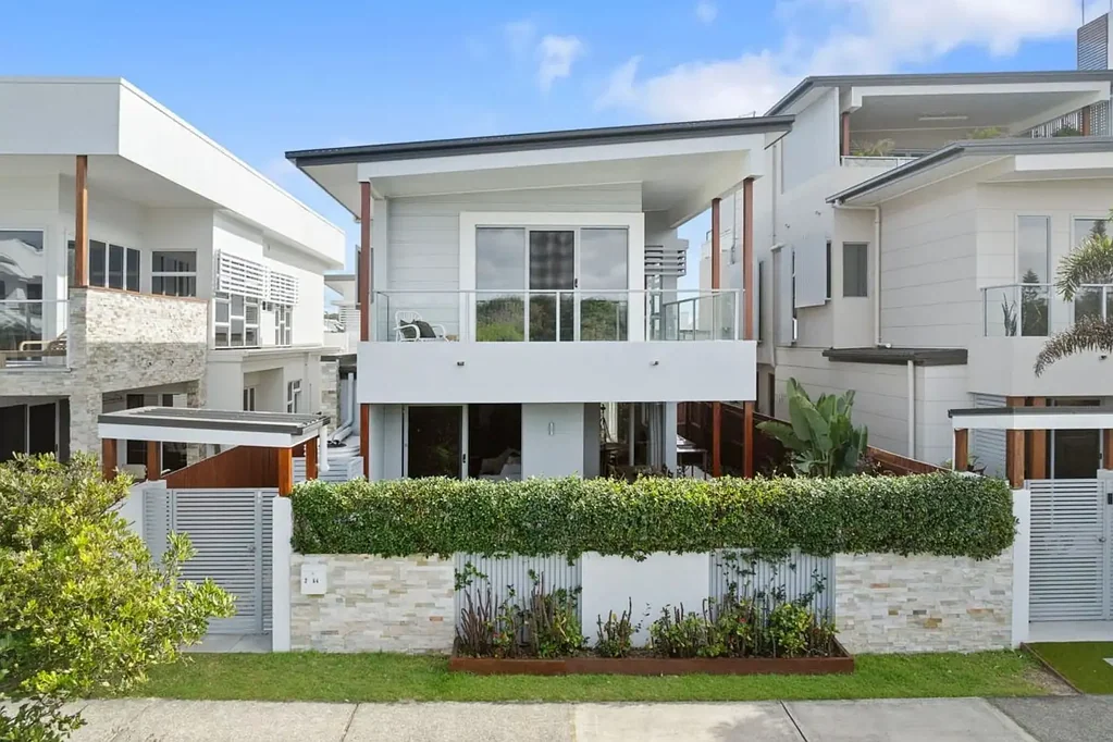 Beachside Family home in the heart of everything!