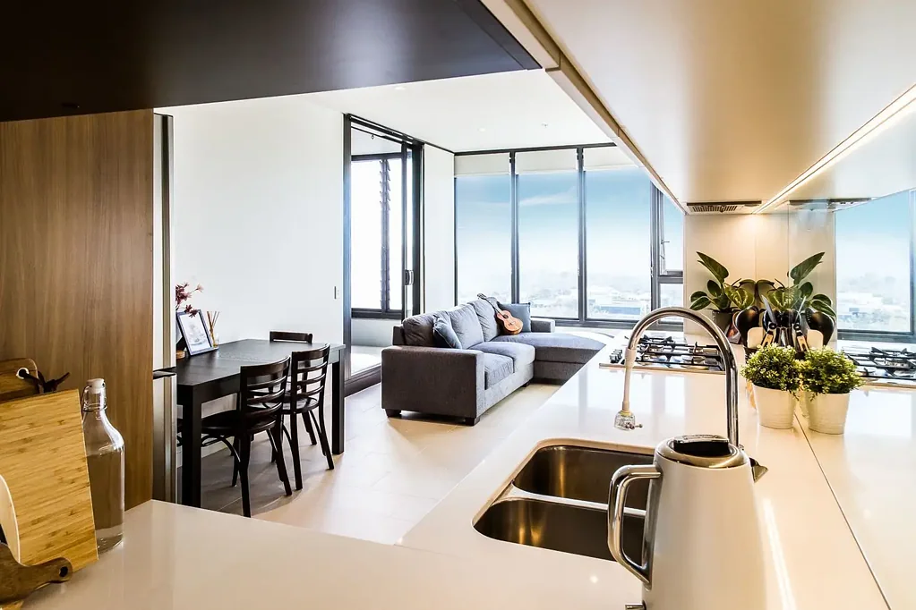 Furnished & High-level & Quiet & Secure & Close to Metro Station-North Ryde & With AC & Extra Study
