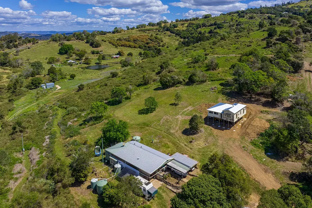 Kanigan 25 Acres and a Queenslander to renovate.