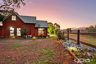 21 BARRY ST, MADDINGLEY VIC 3340, 3 ਕਮਰੇ, 2 ਬਾਥਰੂਮ, House