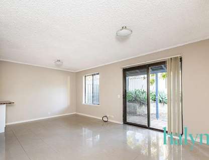 3/8 Lawrence Street, Como, WA 6152, 3 Bedrooms, 2 Bathrooms, Townhouse