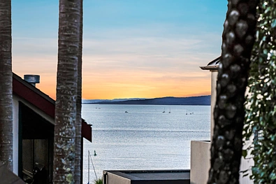 Half Moon Bay 3બેડરૂમ A Statement, Start to Finish | Concrete & Hitex