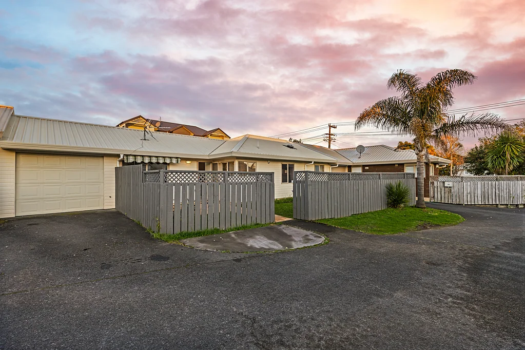 19A Pomaria Road, Henderson, Waitakere City, Auckland