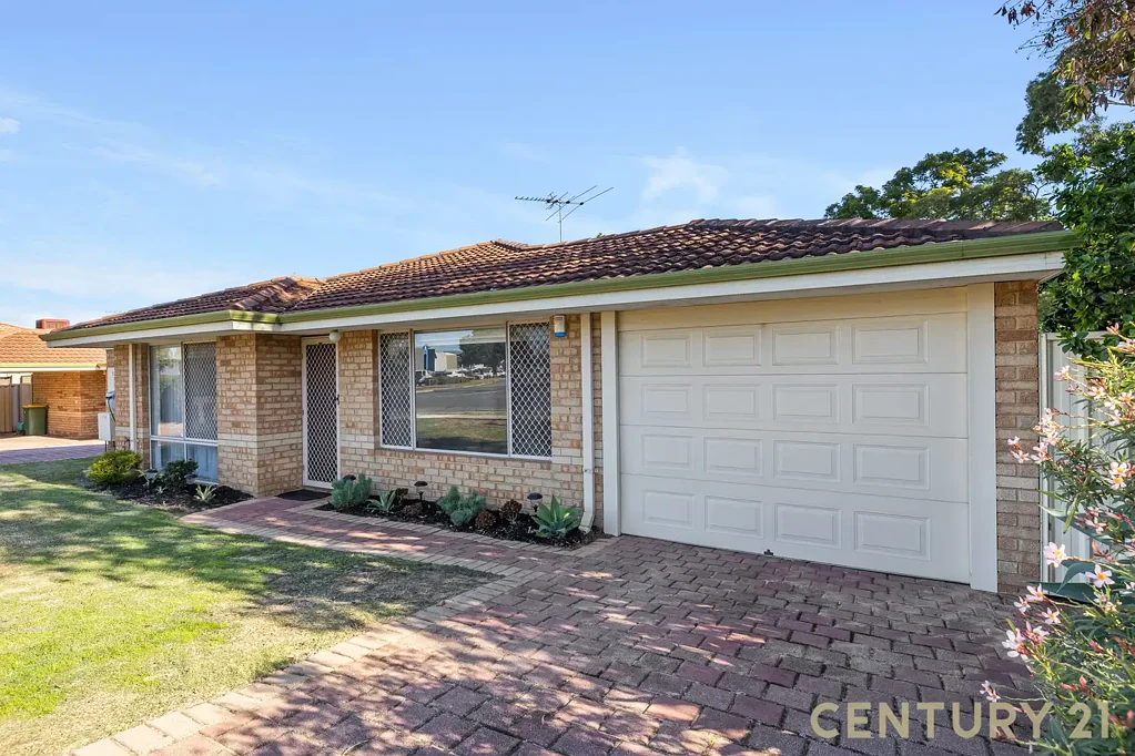 Low Maintenance Villa in Prime Location