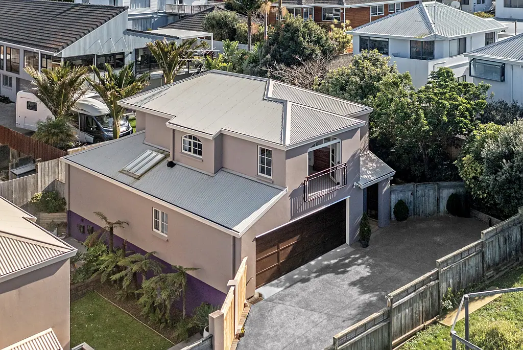 Northcote 3બેડરૂમ Ideally-located North Shore home