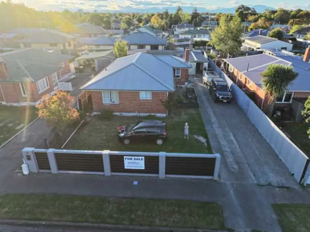 Ashburton 3 Bedroom Ticks all the important boxes, thousands spent