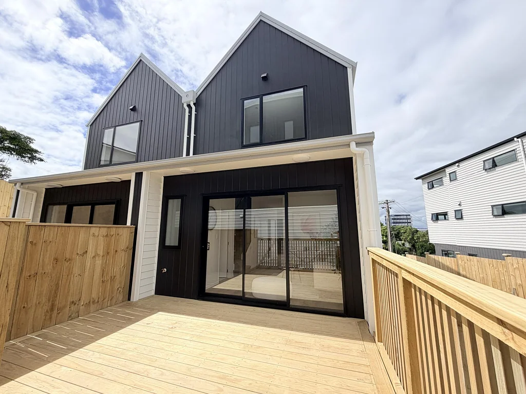Mount Wellington 2Zimmer Last 1 Duplex. CCC & Title Ready. Offer Now