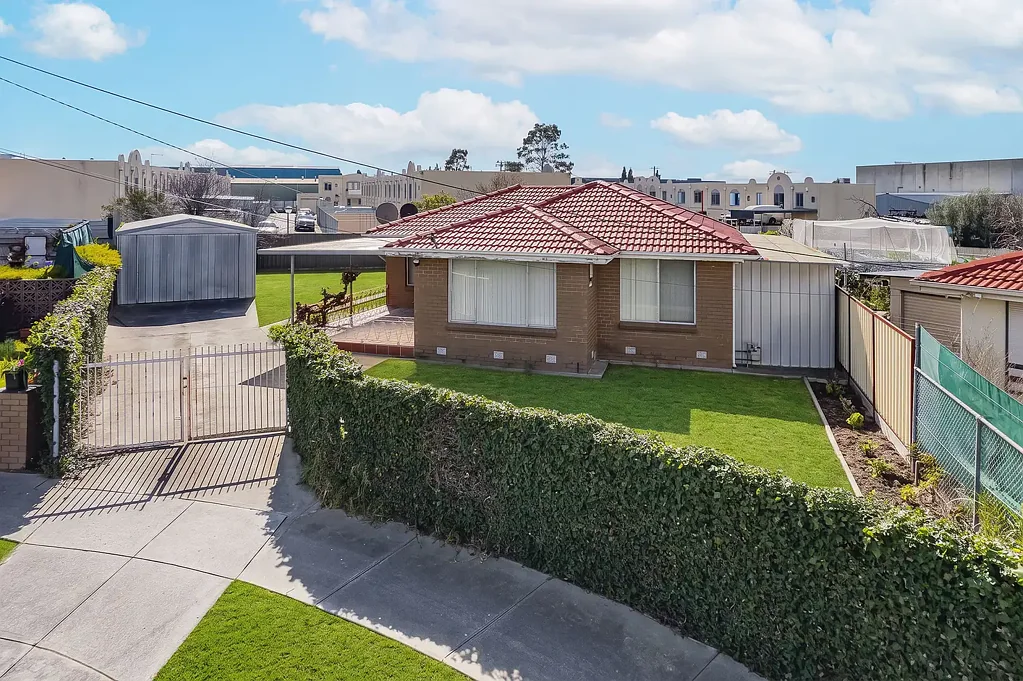 Campbellfield 3 Slaapkamer Endless Potential in a Quiet Court Location..