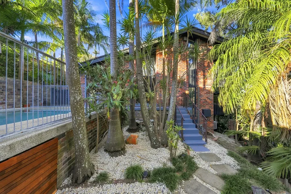 Frenchs Forest 3 Bedroom Green Views, Connected Spaces, and Relaxed Poolside Living