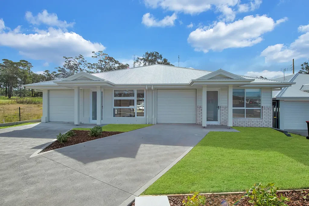 BRAND NEW DUPLEX IN GREAT LOCATION