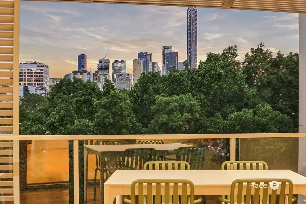 Fortitude Valley 3ਬੈੱਡਰੂਮ Redesigned 141sqm Two-Level Apartment with City Views Opposite James Street