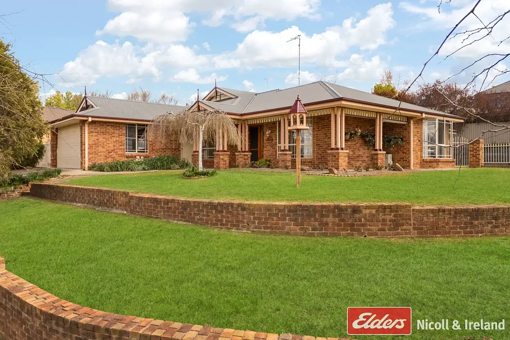 1 Cherrywood Crescent, Llanarth, NSW 2795