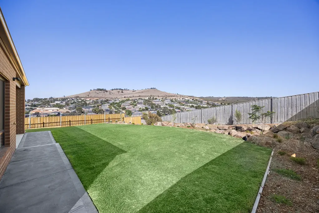 33 Beckview Crescent, Sunbury, VIC 3429