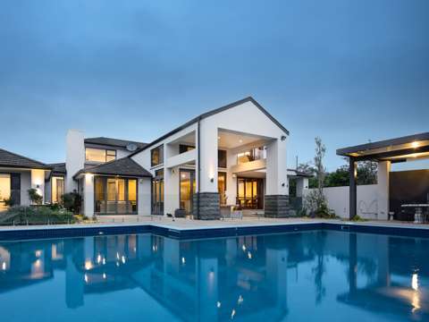 Dairy Flat 6房  Imposing Grandeur & Elegance